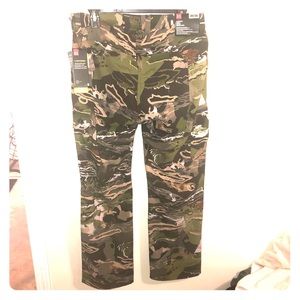 Under Armour camo  Field Ops Hunting Pants for Men